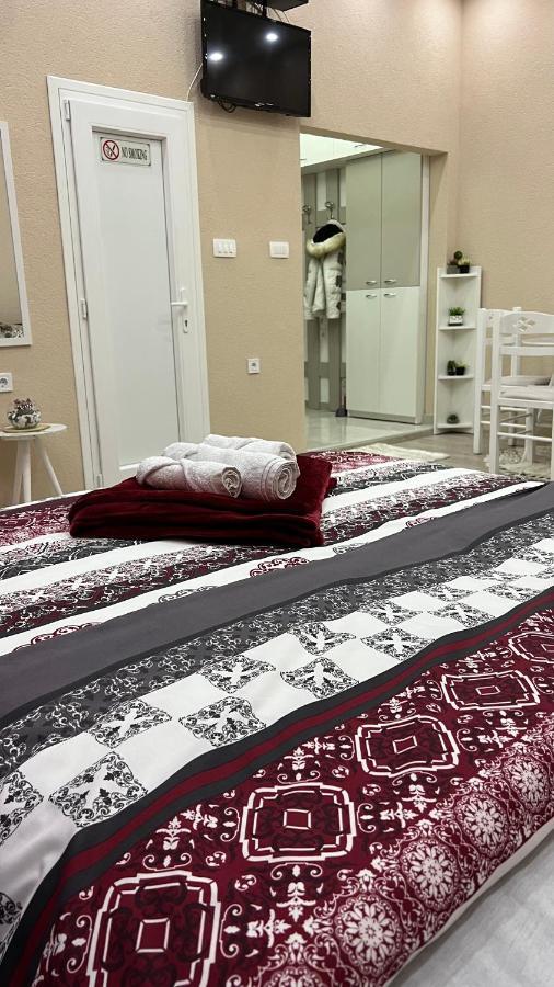 Apartment Downtown Подгорица Екстериор снимка