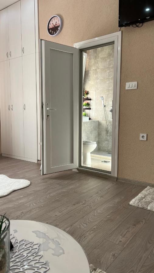 Apartment Downtown Подгорица Екстериор снимка