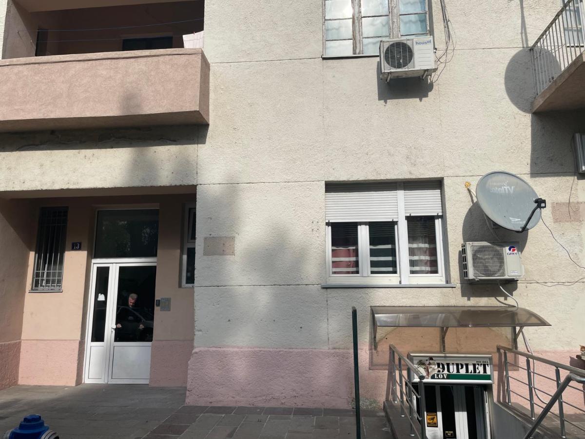 Apartment Downtown Подгорица Екстериор снимка