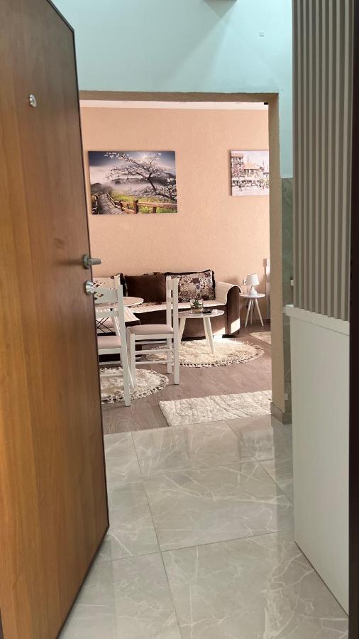 Apartment Downtown Подгорица Екстериор снимка